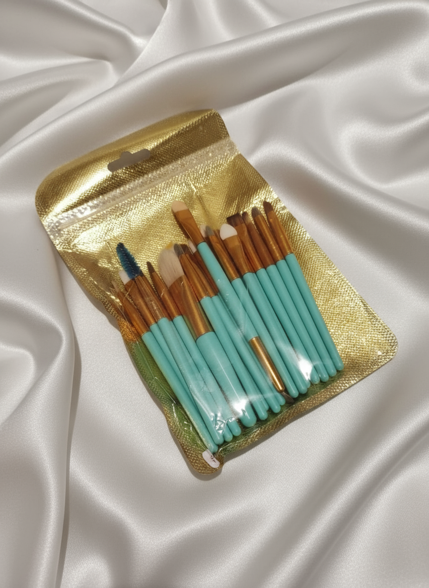 Estuche 16 brochas chicas con cepillo de ceja